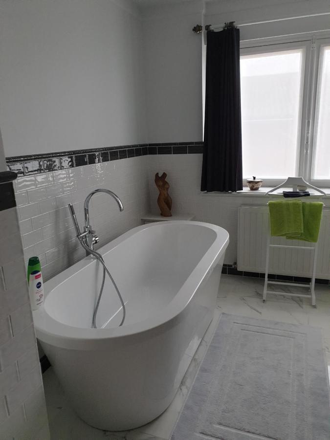 Bed and Breakfast Den Hoge Doorn Harelbeke Экстерьер фото